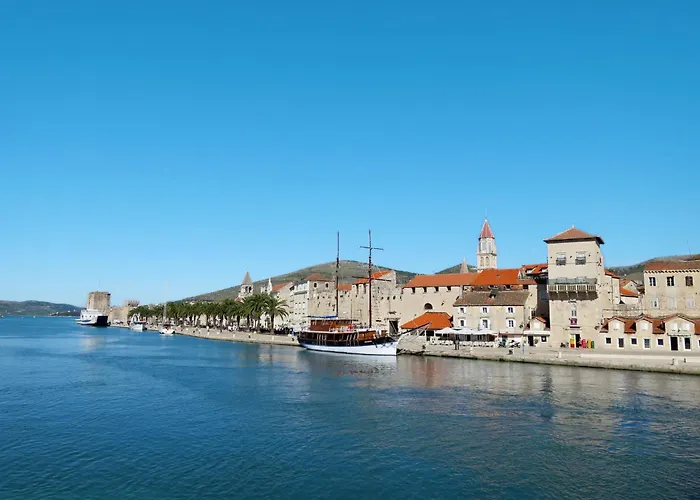 Apartment Carpe Diem By Interhome Trogir